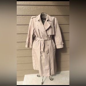 London Towne Women's Taupe/Tan Trench/ Raincoat vintage, women’s size 14 regular